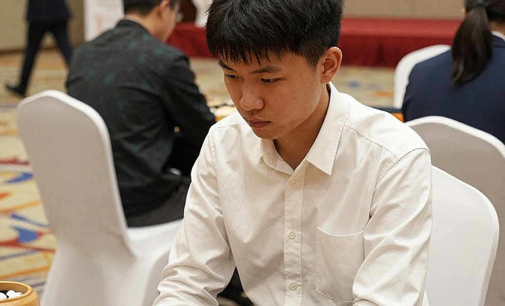 The Old Elephant on an Empty Board: Carlsen, Vachier-Lagrave, and the Commercialization of an Opening