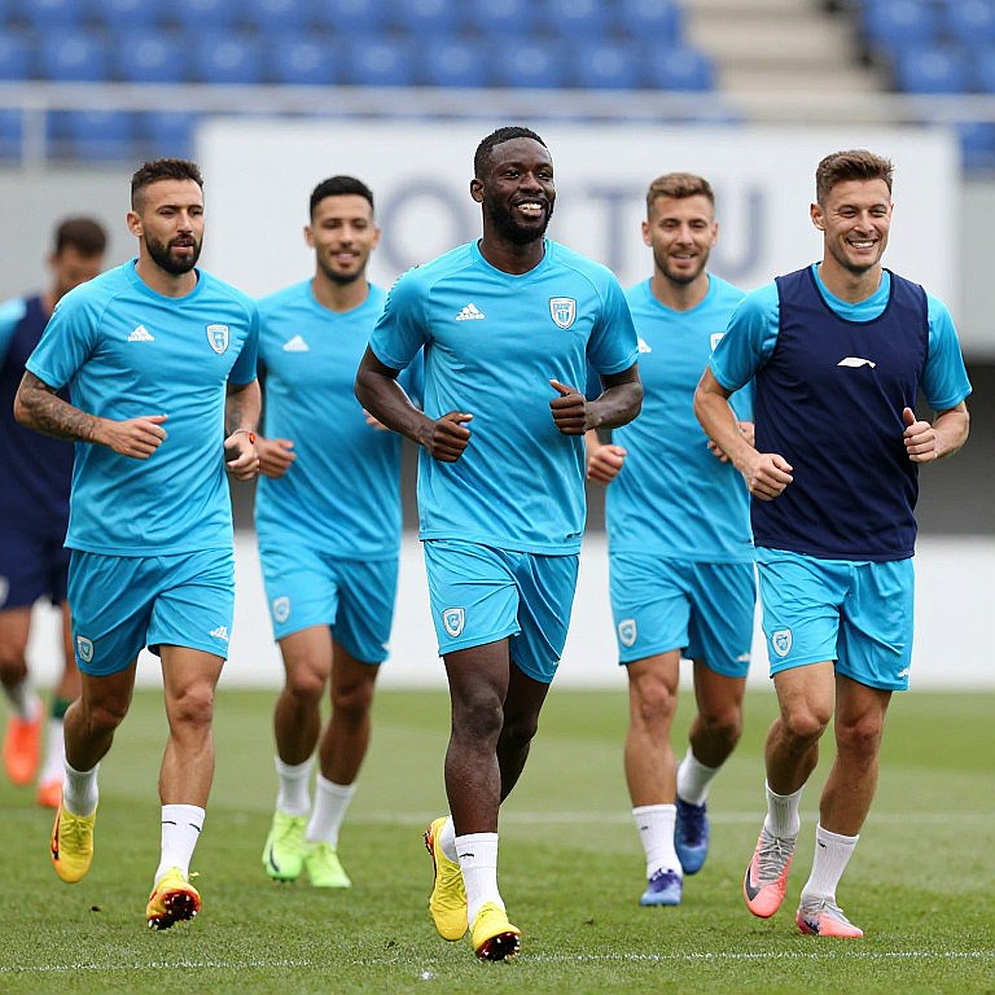 Việt Nam 1-0 Philippines: Ba điểm nằm trên một lớp trầm tích rủi ro