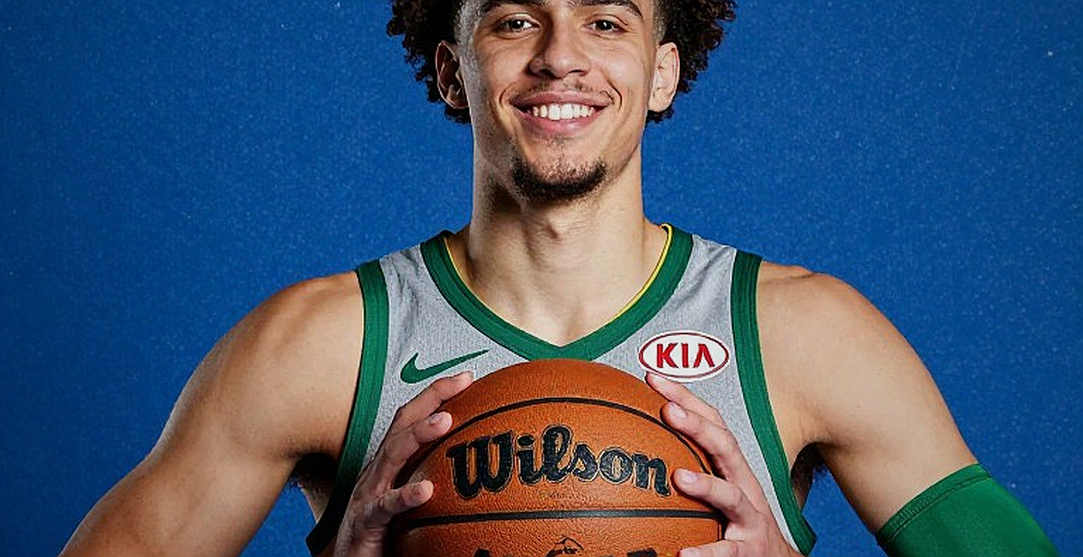 Joel Embiid và học thuyết 'không ai phải ngồi sau': bốn ngôi sao, một trần lương cứng