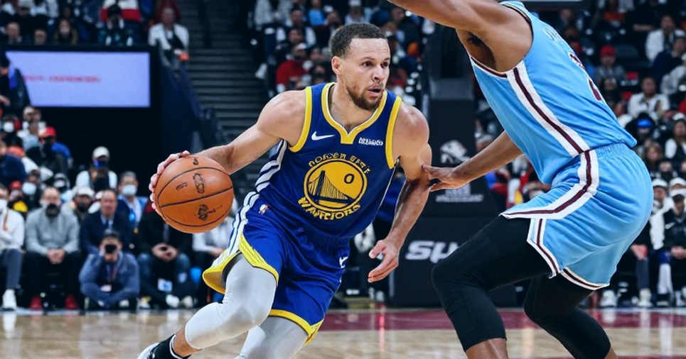 La Salle thắng NU 89-87: Joaquin Tovera ghi 22 điểm trong trận derby, nhưng tấm áo của nhà ĐKVĐ đang nứt từ bên trong