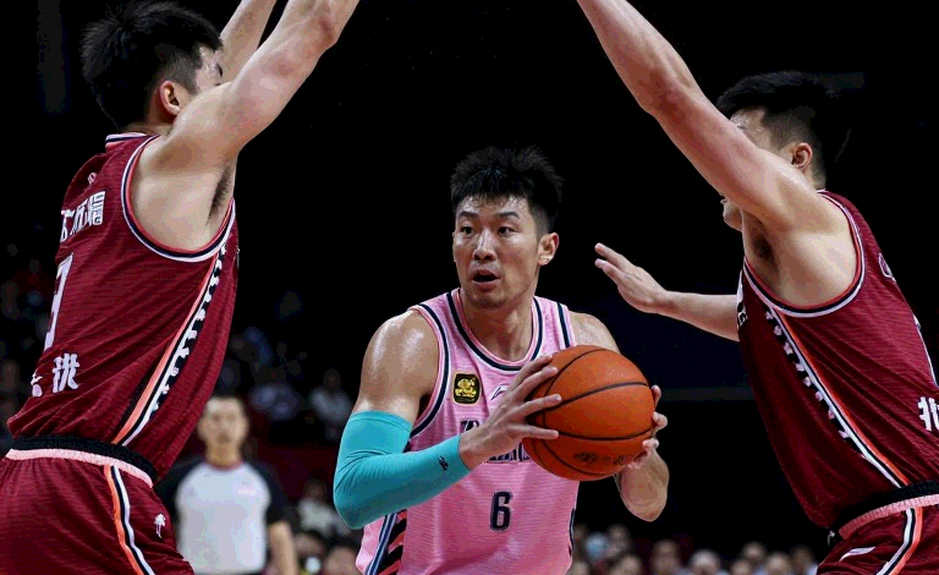 AEK Loses 5 Key Players: A Real Test for Sakota or Just a Storm in a Teacup? AEK Loses 5 Key Players: A Real Test for Sakota or Just a Storm in a Teacup?