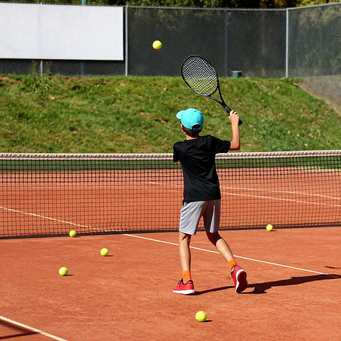 Khi đường ống dữ liệu thể thao gọi dầu thô là tennis: một lỗi phân loại phơi bày lỗ hổng niềm tin