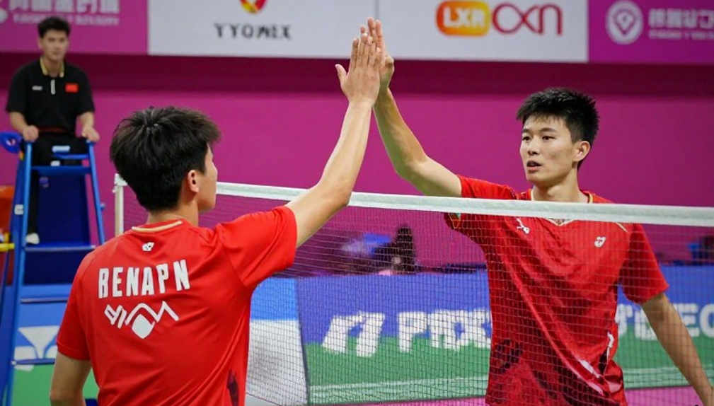 Kunlavut Vitidsarn hoàn tất cú treble đơn nam hiếm có và trở lại ngôi số 1 thế giới